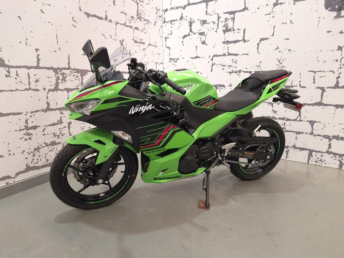 2024 Kawasaki Ninja 400 (EX400G) Ninja Green