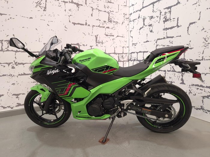 2024 Kawasaki Ninja 400 (EX400G) Ninja Green