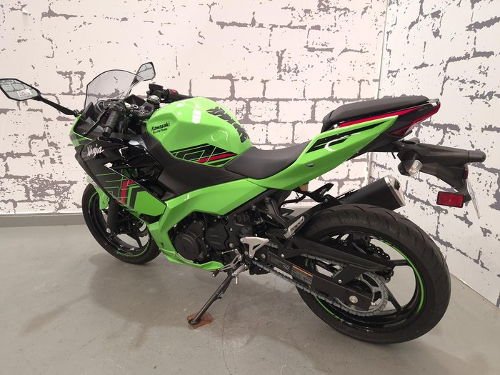 2024 Kawasaki Ninja 400 (EX400G) Ninja Green