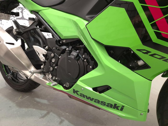 2024 Kawasaki Ninja 400 (EX400G) Ninja Green