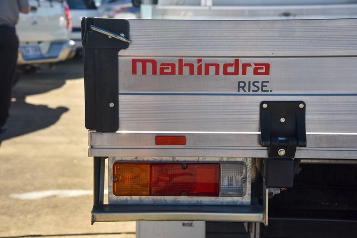 2022 Mahindra PIK-UP S6+