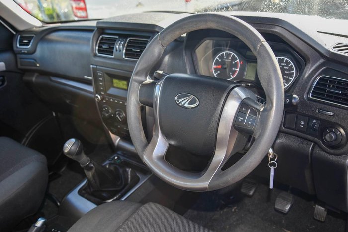2022 Mahindra PIK-UP S6+