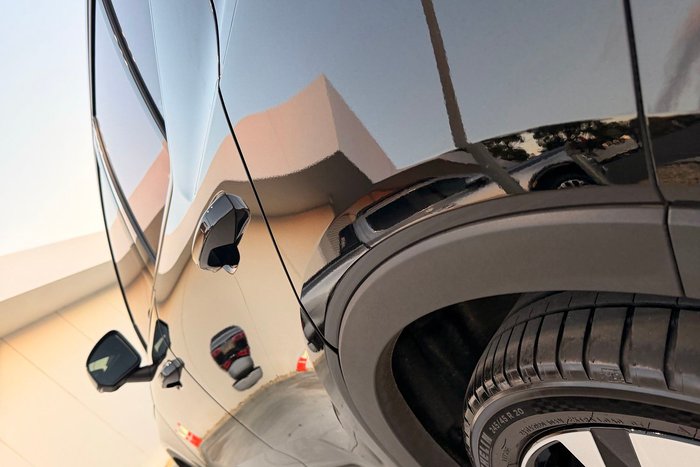 2022 Volvo XC40 Ultimate B5 Dark