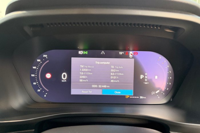 2022 Volvo XC40 Ultimate B5 Dark