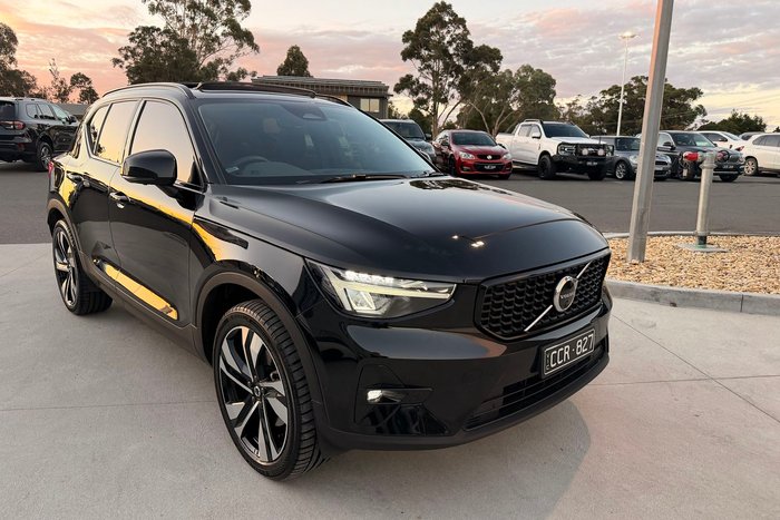 2022 Volvo XC40 Ultimate B5 Dark