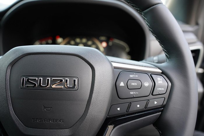 2025 Isuzu MU-X LS-T