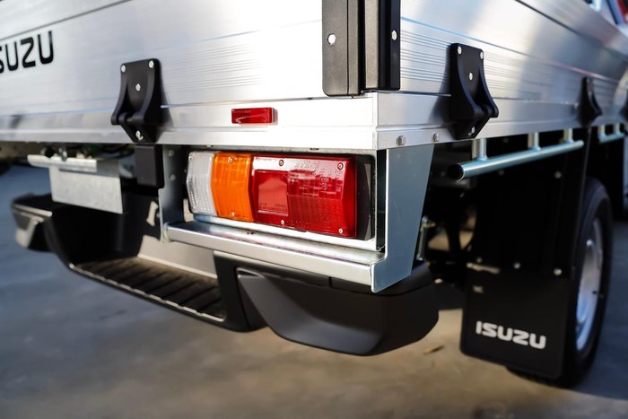 2025 Isuzu D-MAX SX