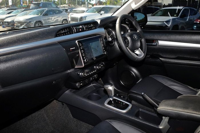 2020 Toyota Hilux SR5