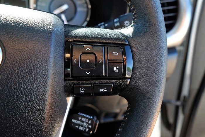2020 Toyota Hilux SR5