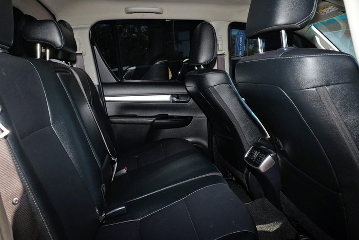 2020 Toyota Hilux SR5