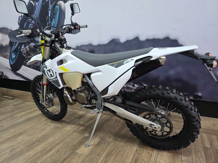 2022 HUSQVARNA TE250i WHITE