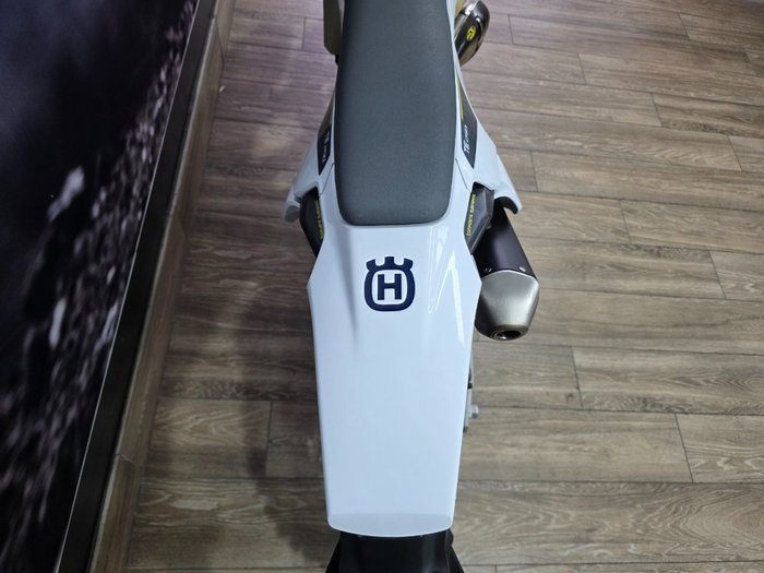 2022 HUSQVARNA TE250i WHITE