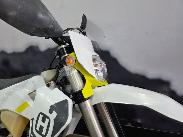 2022 HUSQVARNA TE250i WHITE