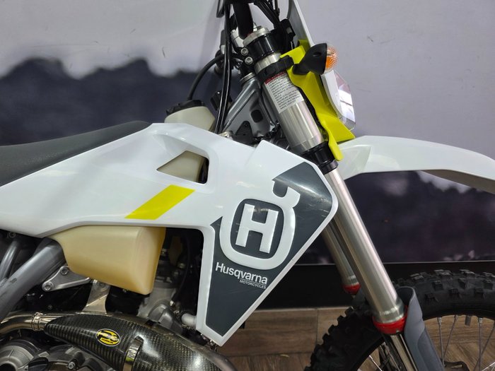 2022 HUSQVARNA TE250i WHITE