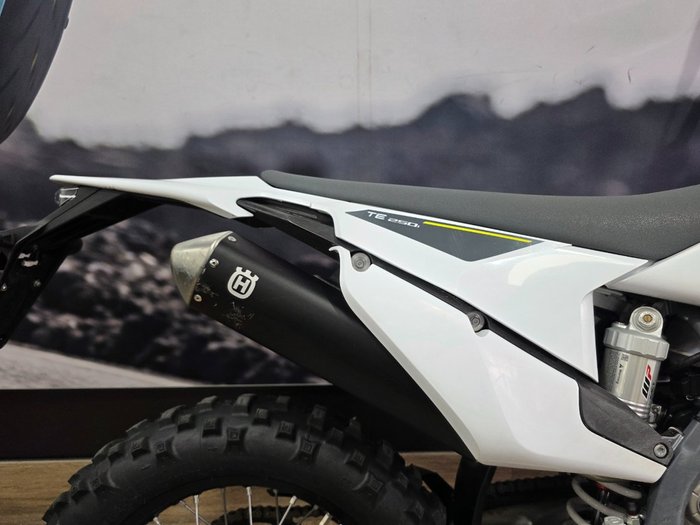 2022 HUSQVARNA TE250i WHITE