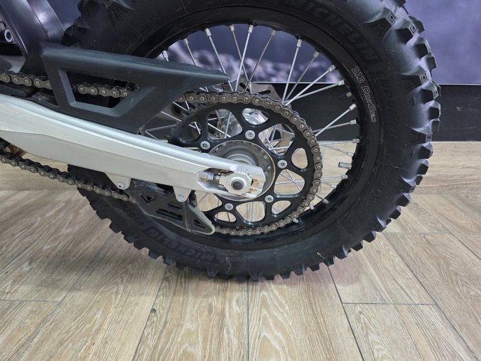 2022 HUSQVARNA TE250i WHITE