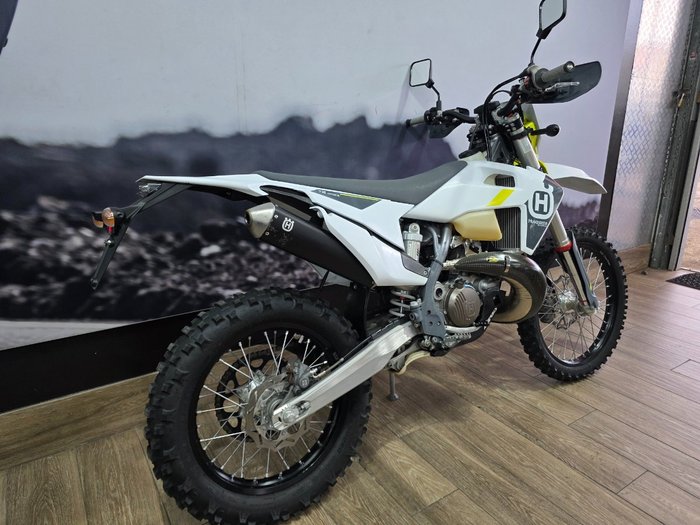 2022 HUSQVARNA TE250i WHITE