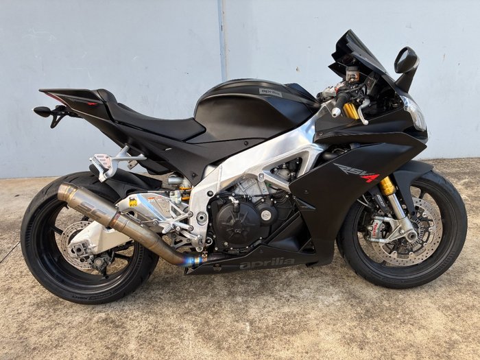 2014 APRILIA RSV4 R Black