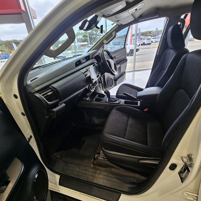 2020 Toyota Hilux SR