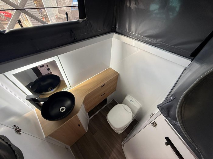 2026 Far Horizon Campers Tuff Track Outback Duo