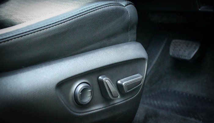 2024 Toyota Landcruiser Prado Altitude