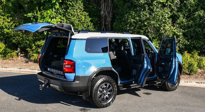 2024 Toyota Landcruiser Prado Altitude