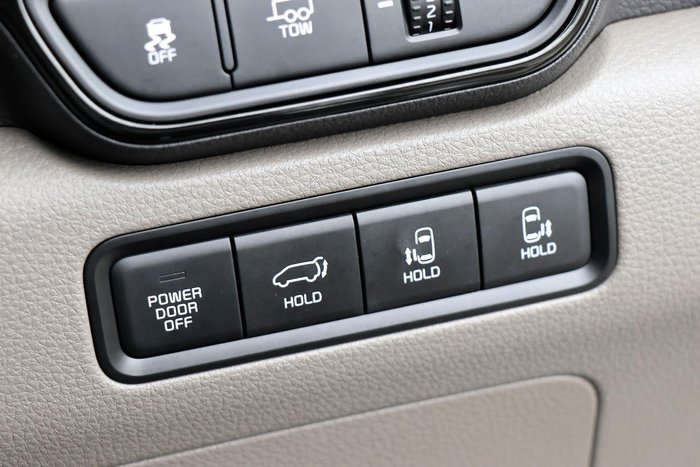 2025 Kia Carnival GT-Line HEV