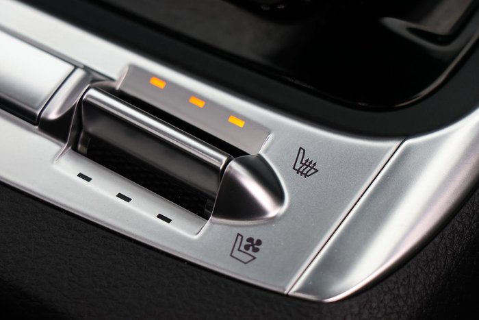 2025 Kia Carnival GT-Line HEV