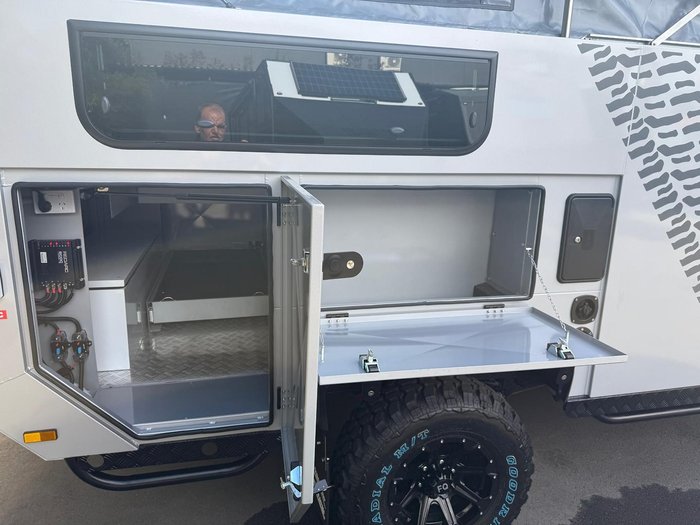 2026 Far Horizon Campers Tuff Track Escape Duo