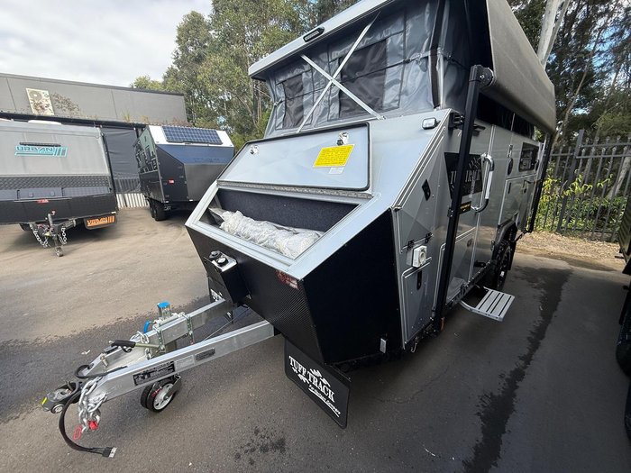 2026 Far Horizon Campers Tuff Track Escape Duo