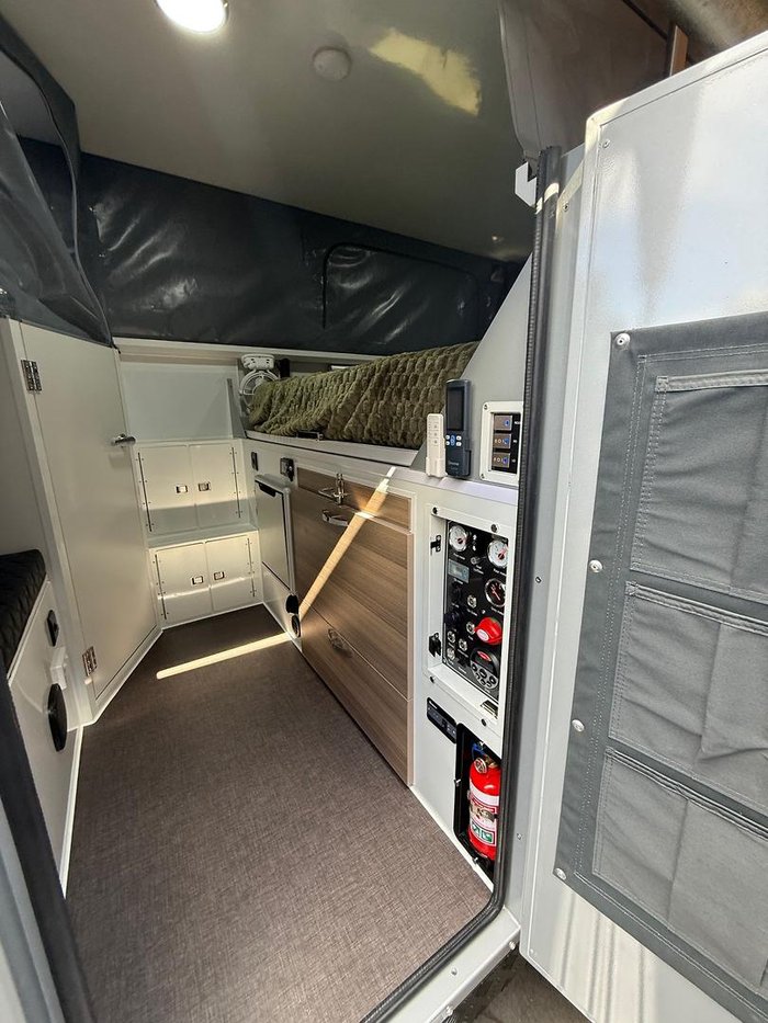 2026 Far Horizon Campers Tuff Track Escape Duo