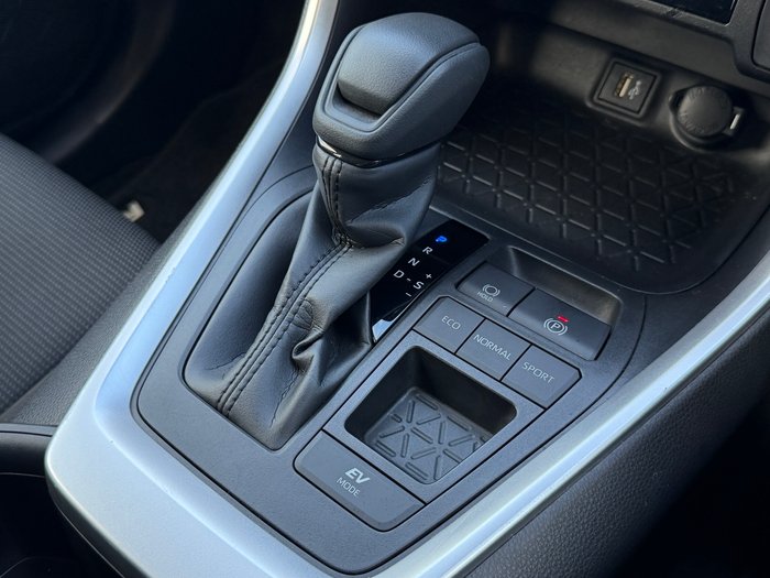 2024 Toyota RAV4 GX
