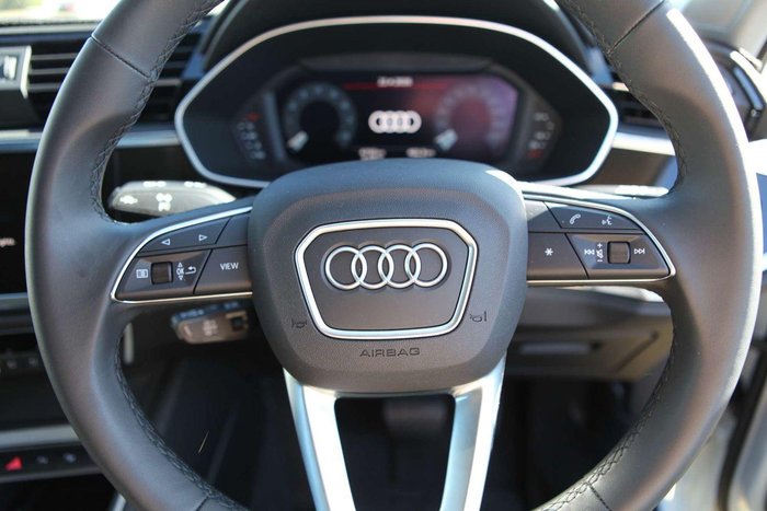 2025 Audi Q3 35 TFSI S line edition