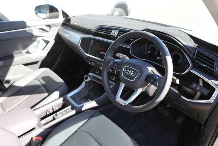 2025 Audi Q3 35 TFSI S line edition