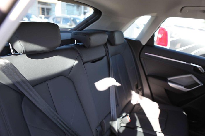 2025 Audi Q3 35 TFSI S line edition
