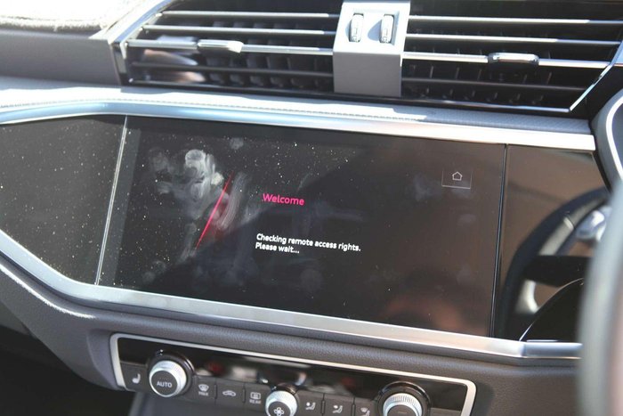 2025 Audi Q3 35 TFSI S line edition