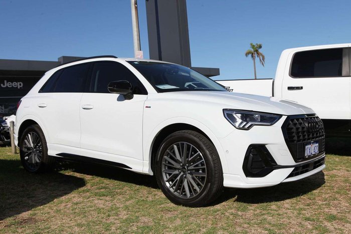 2025 Audi Q3 35 TFSI S line edition