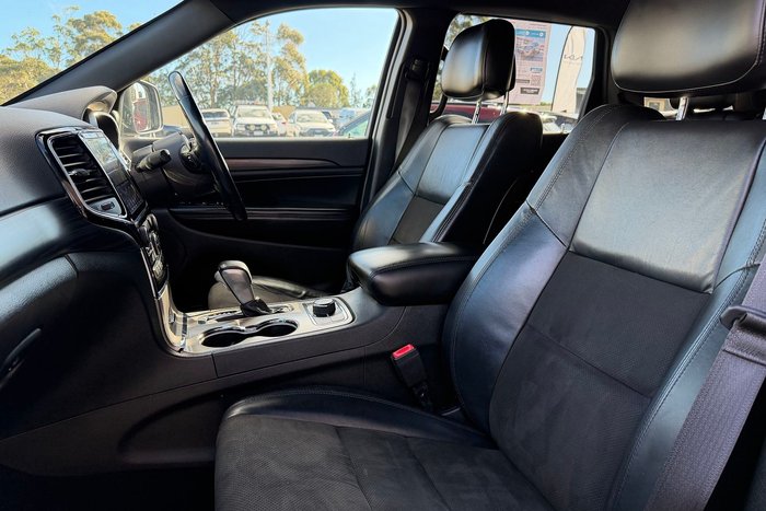 2020 Jeep Grand Cherokee Night Eagle