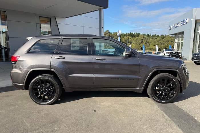 2020 Jeep Grand Cherokee Night Eagle