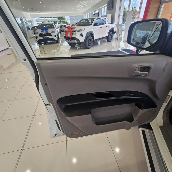 2012 Mitsubishi Triton GLX