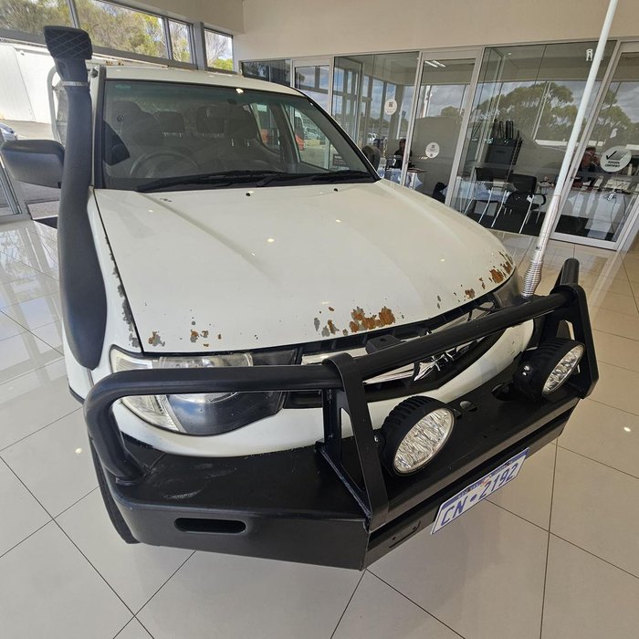 2012 Mitsubishi Triton GLX
