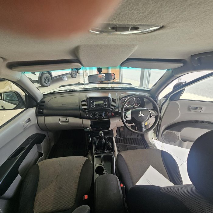 2012 Mitsubishi Triton GLX