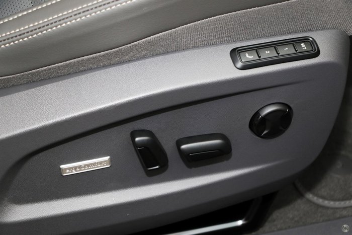 2025 Volkswagen Multivan TDI360 Life