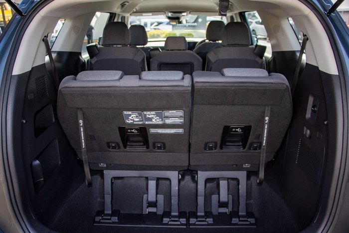 2024 Kia Carnival S