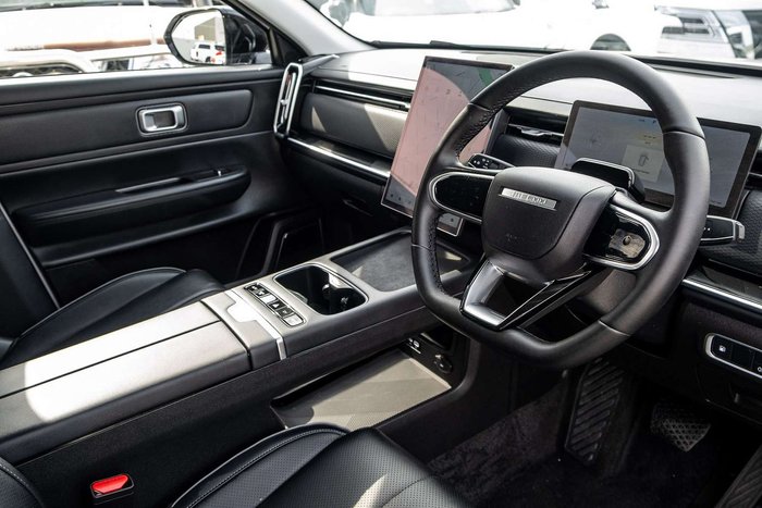 2025 Jaecoo J7 SHS Track