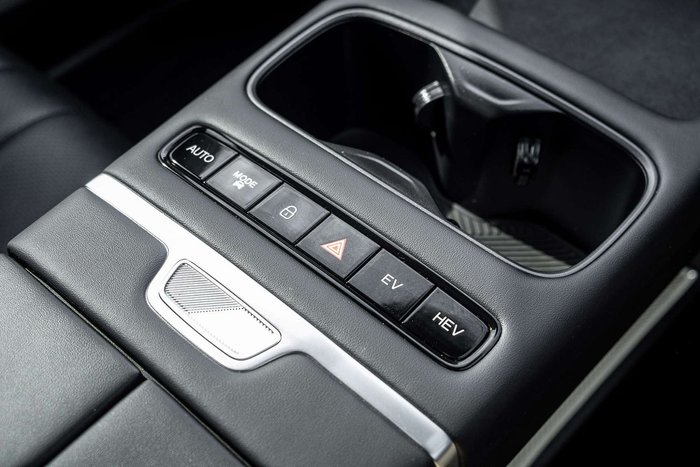 2025 Jaecoo J7 SHS Track