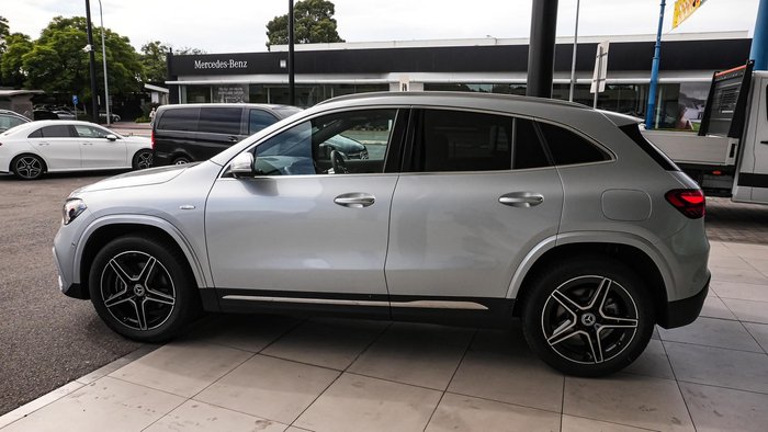 2025 Mercedes-Benz GLA-Class GLA250 e with EQ hybrid technology