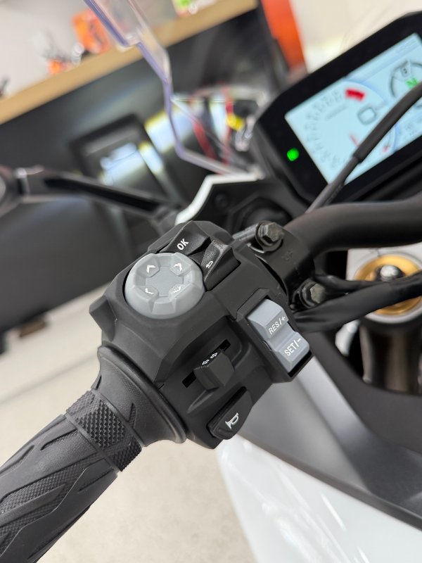 2026 Suzuki GSX-S1000GT White