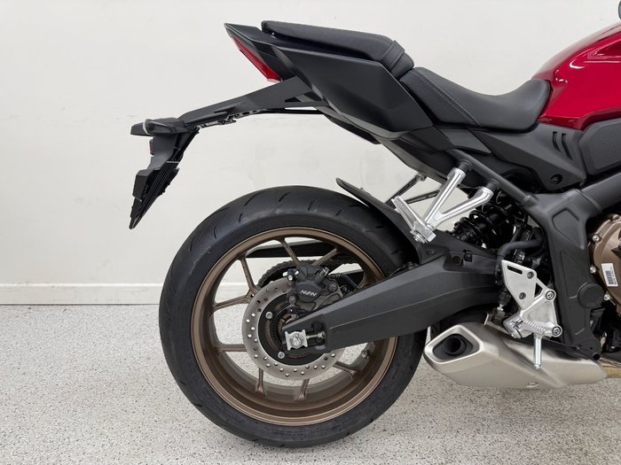 2025 Honda CB650RAC Red