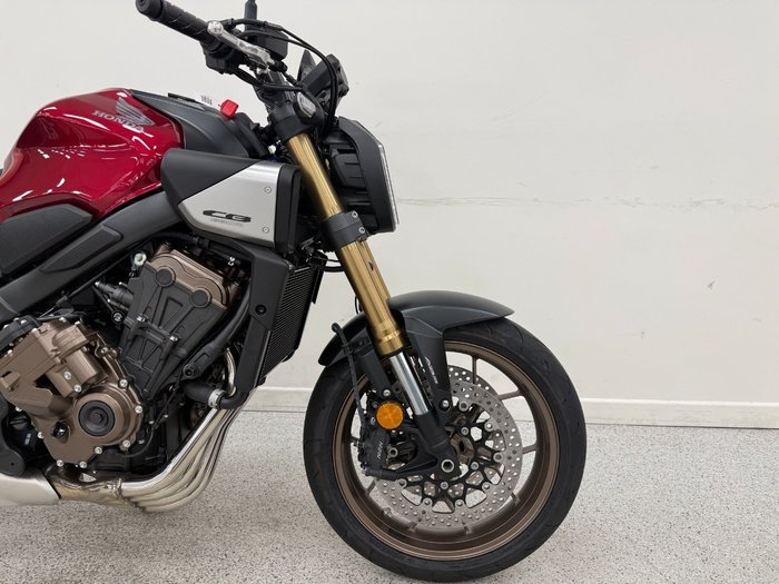 2025 Honda CB650RAC Red